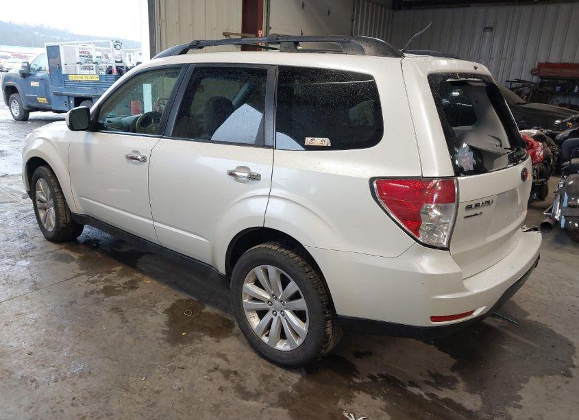 Photo 3 of 2013 Subaru Forester 2.5X PREMIUM (VIN JF2SHADC7DH430824)