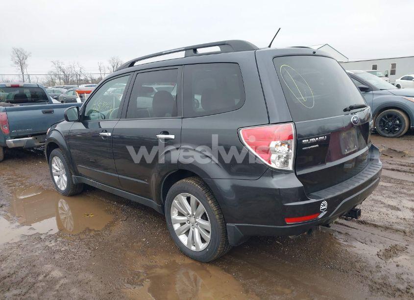 Photo 3 of 2011 Subaru Forester 2.5X PREMIUM (VIN JF2SHADC8BH725248)