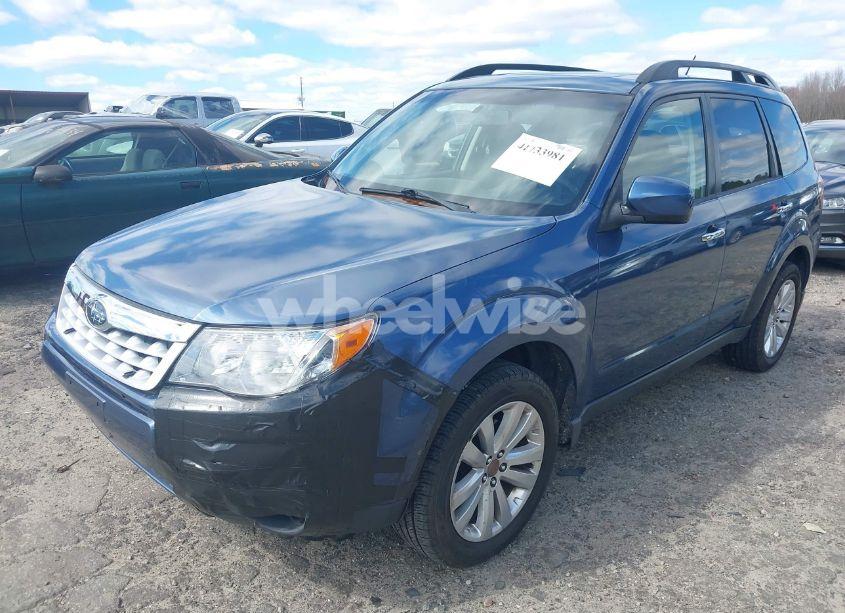 Photo 2 of 2011 Subaru Forester 2.5X PREMIUM (VIN JF2SHADC8BH730501)