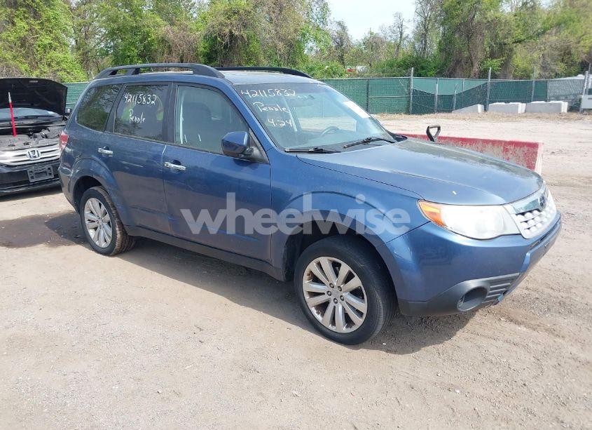 2011 Subaru Forester 2.5X PREMIUM (VIN JF2SHADC8BH761845) main photo