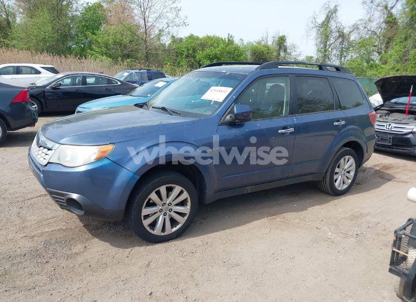 Photo 2 of 2011 Subaru Forester 2.5X PREMIUM (VIN JF2SHADC8BH761845)