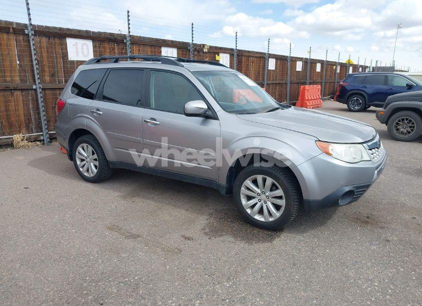 2011 Subaru Forester 2.5X PREMIUM (VIN JF2SHADC8BH767497) main photo
