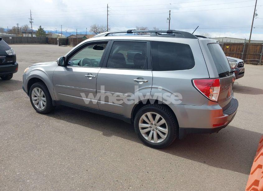 Photo 3 of 2011 Subaru Forester 2.5X PREMIUM (VIN JF2SHADC8BH767497)