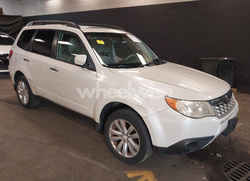 2012 Subaru Forester 2.5X PREMIUM (VIN JF2SHADC8CH429115) main photo