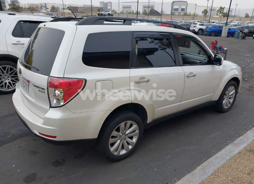 Photo 4 of 2013 Subaru Forester 2.5X PREMIUM (VIN JF2SHADC8DH422280)