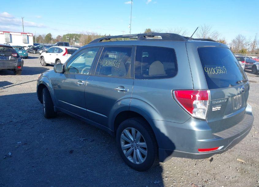 Photo 3 of 2013 Subaru Forester 2.5X PREMIUM (VIN JF2SHADC8DH439449)