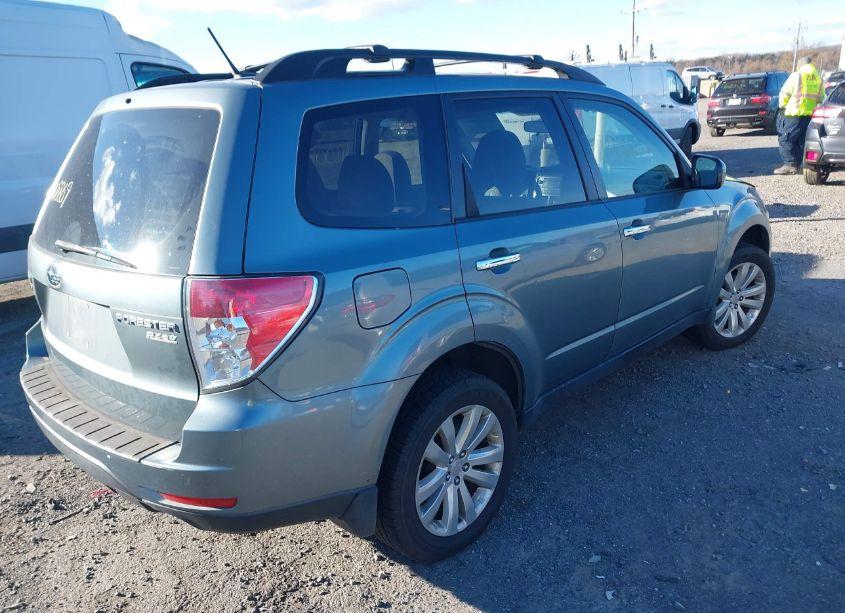 Photo 4 of 2013 Subaru Forester 2.5X PREMIUM (VIN JF2SHADC8DH439449)