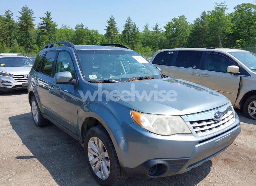 2011 Subaru Forester 2.5X PREMIUM (VIN JF2SHADC9BG731761) main photo