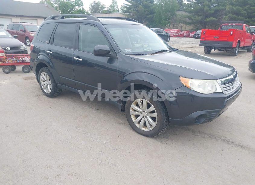 2011 Subaru Forester 2.5X PREMIUM (VIN JF2SHADC9BG754554) main photo