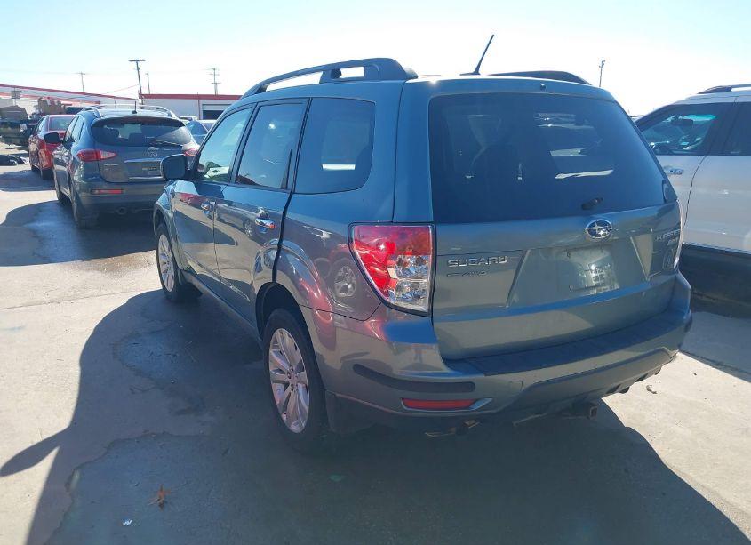 Photo 3 of 2011 Subaru Forester 2.5X PREMIUM (VIN JF2SHADC9BH748621)