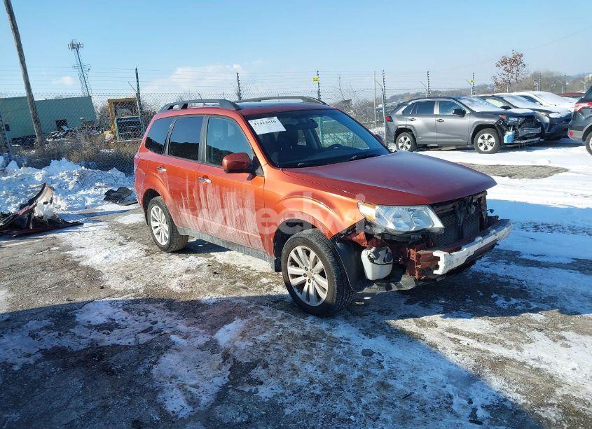 2011 Subaru Forester 2.5X PREMIUM (VIN JF2SHADC9BH756816) main photo