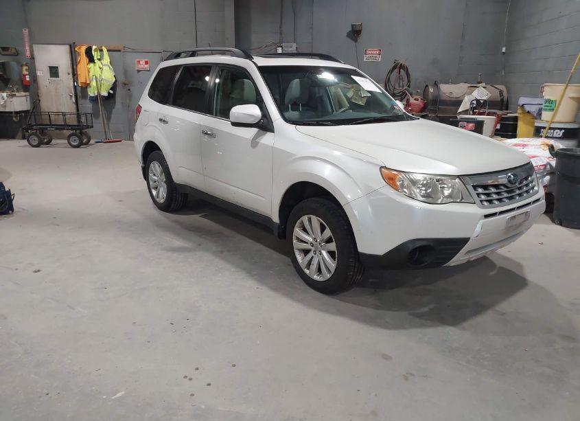 2012 Subaru Forester 2.5X PREMIUM (VIN JF2SHADC9CH421220) main photo