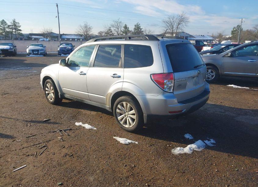 Photo 3 of 2013 Subaru Forester 2.5X PREMIUM (VIN JF2SHADC9DH400014)