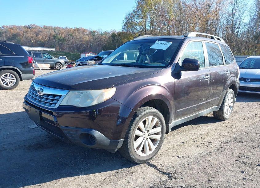 Photo 2 of 2013 Subaru Forester 2.5X PREMIUM (VIN JF2SHADC9DH404127)