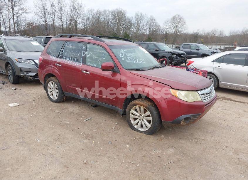 2013 Subaru Forester 2.5X PREMIUM (VIN JF2SHADC9DH435619) main photo