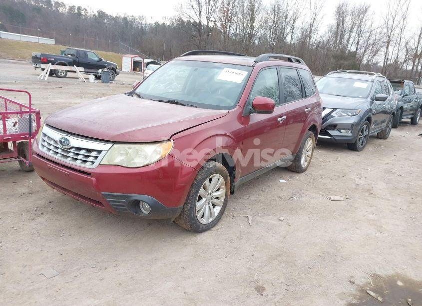 Photo 2 of 2013 Subaru Forester 2.5X PREMIUM (VIN JF2SHADC9DH435619)