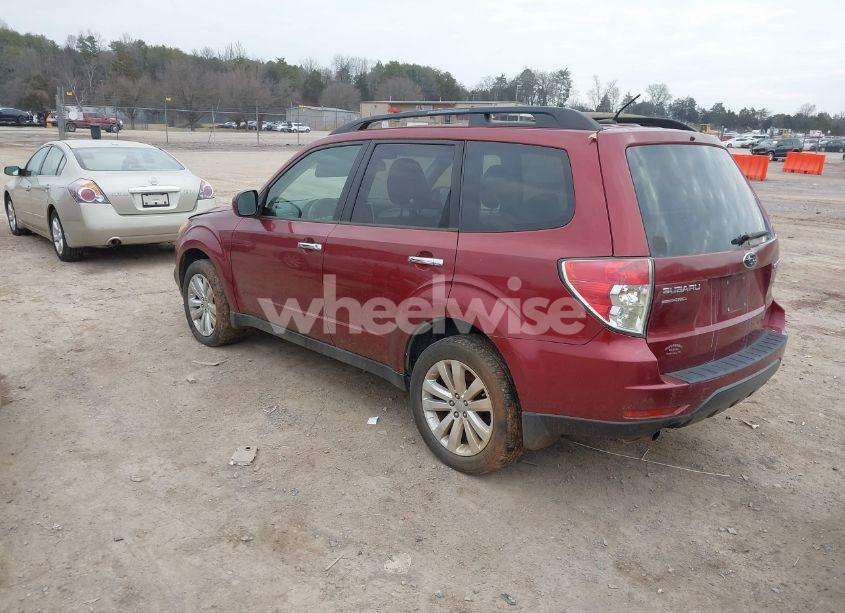 Photo 3 of 2013 Subaru Forester 2.5X PREMIUM (VIN JF2SHADC9DH435619)