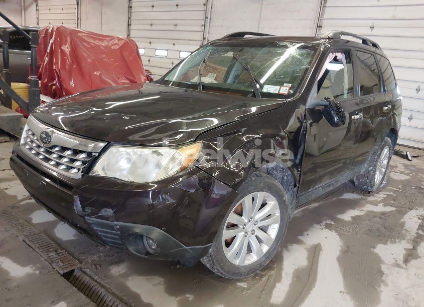 Photo 2 of 2013 Subaru Forester 2.5X PREMIUM (VIN JF2SHADC9DH436348)