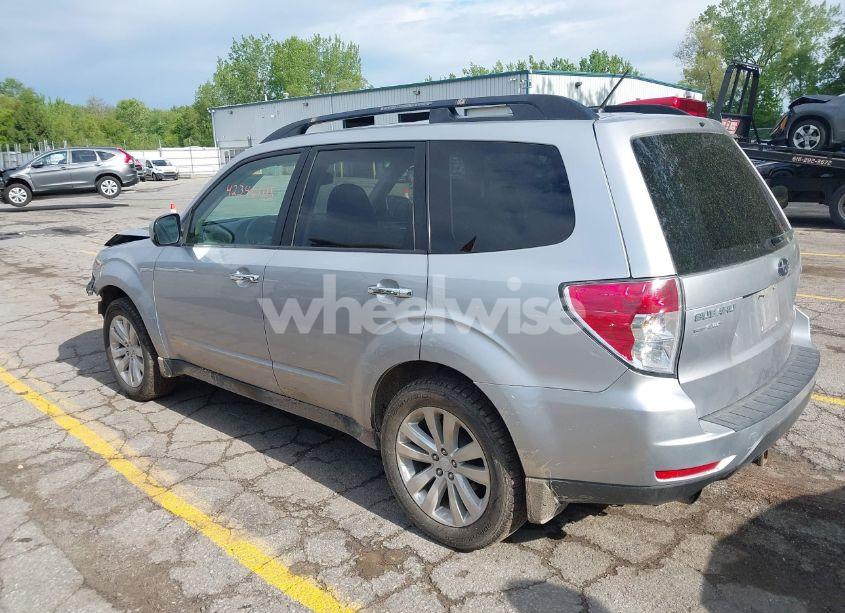 Photo 3 of 2012 Subaru Forester 2.5X PREMIUM (VIN JF2SHADCXCG404478)