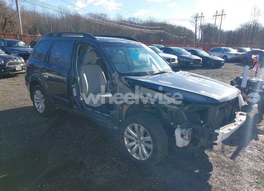 2012 Subaru Forester 2.5X PREMIUM (VIN JF2SHADCXCH411800) main photo