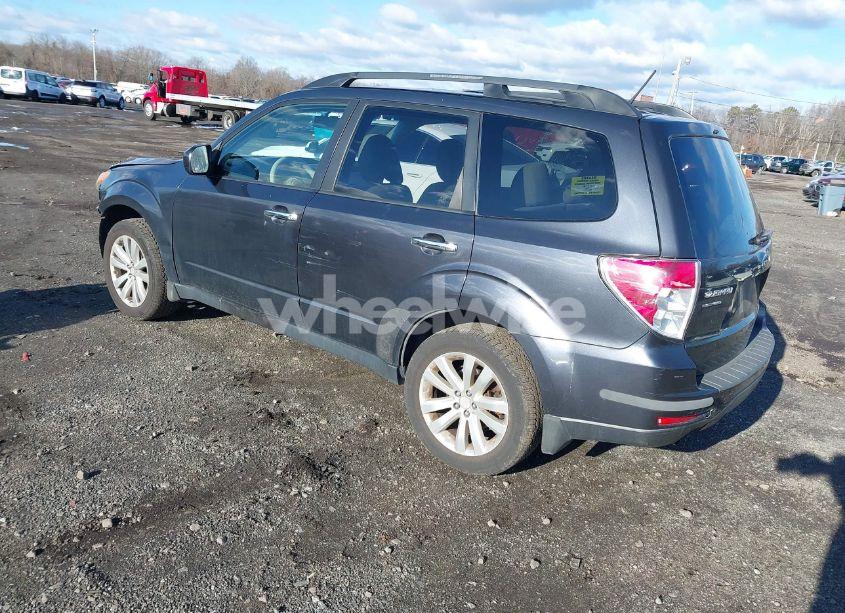 Photo 3 of 2012 Subaru Forester 2.5X PREMIUM (VIN JF2SHADCXCH411800)