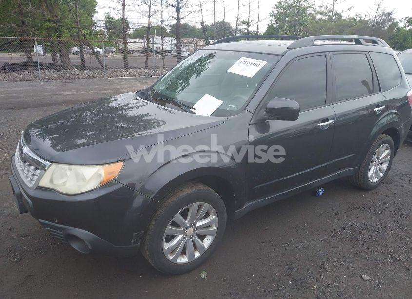 Photo 2 of 2012 Subaru Forester 2.5X PREMIUM (VIN JF2SHADCXCH451004)