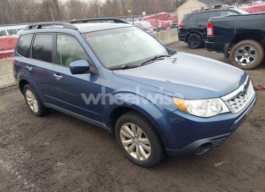 2013 Subaru Forester 2.5X PREMIUM (VIN JF2SHADCXDH413273) main photo