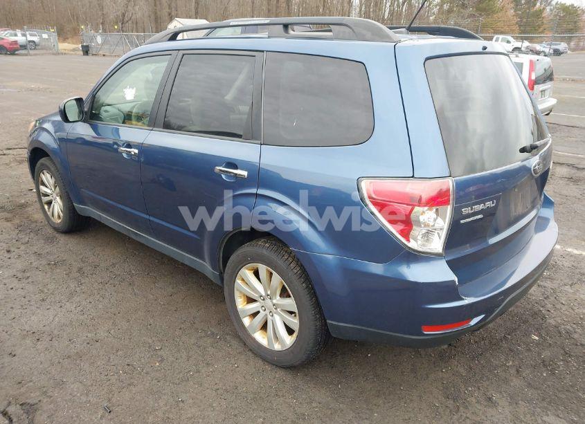 Photo 3 of 2013 Subaru Forester 2.5X PREMIUM (VIN JF2SHADCXDH413273)