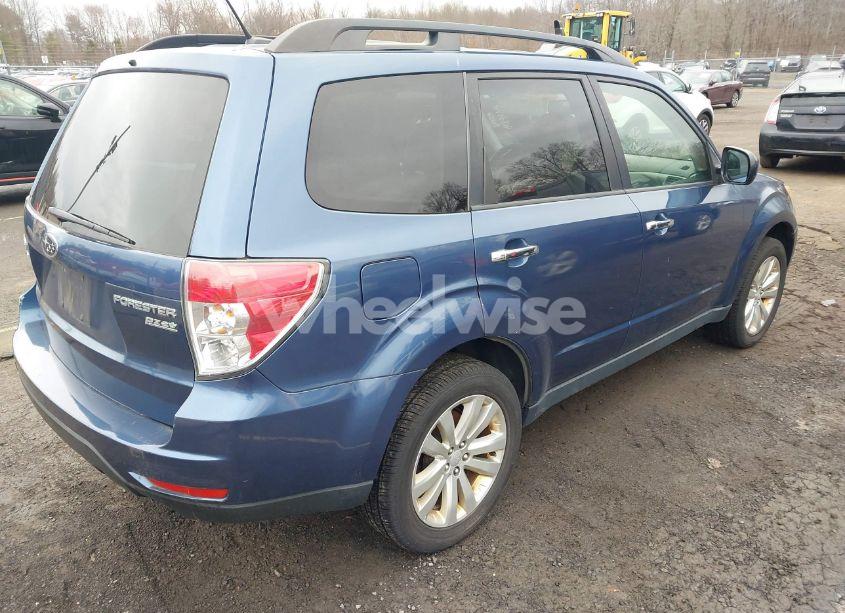 Photo 4 of 2013 Subaru Forester 2.5X PREMIUM (VIN JF2SHADCXDH413273)