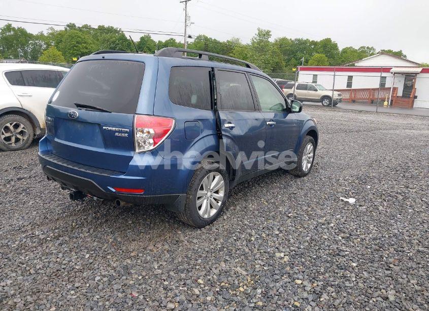 Photo 4 of 2013 Subaru Forester 2.5X PREMIUM (VIN JF2SHADCXDH429179)