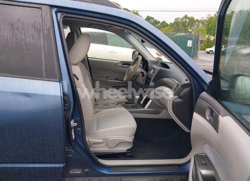 Photo 5 of 2013 Subaru Forester 2.5X PREMIUM (VIN JF2SHADCXDH429179)