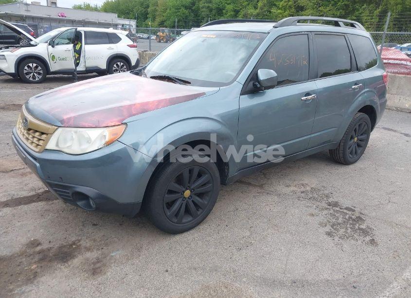 Photo 2 of 2011 Subaru Forester 2.5X LIMITED (VIN JF2SHAEC0BH749039)