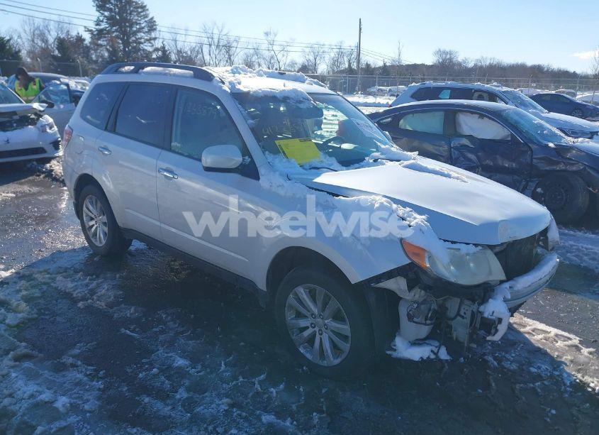 2012 Subaru Forester 2.5X LIMITED (VIN JF2SHAEC0CH453942) main photo