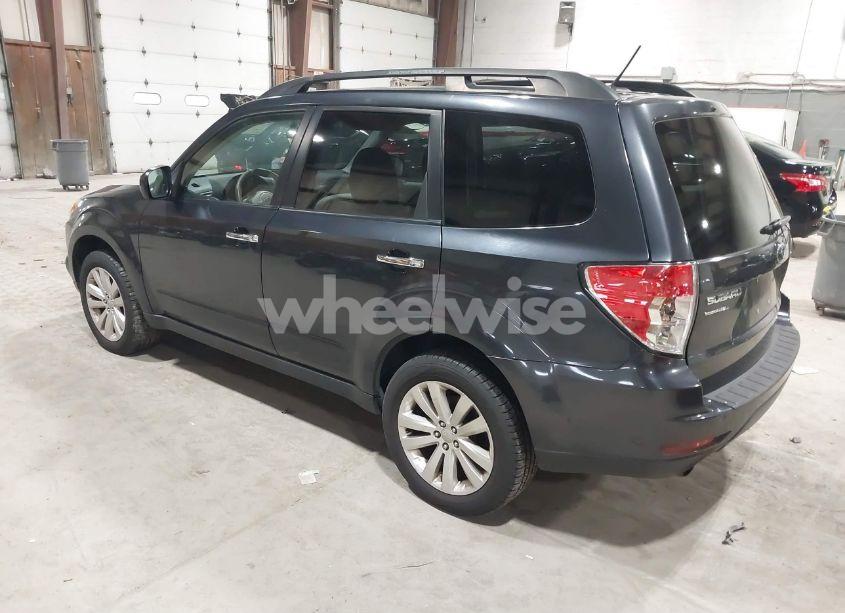 Photo 3 of 2013 Subaru Forester 2.5X LIMITED (VIN JF2SHAEC0DH439895)