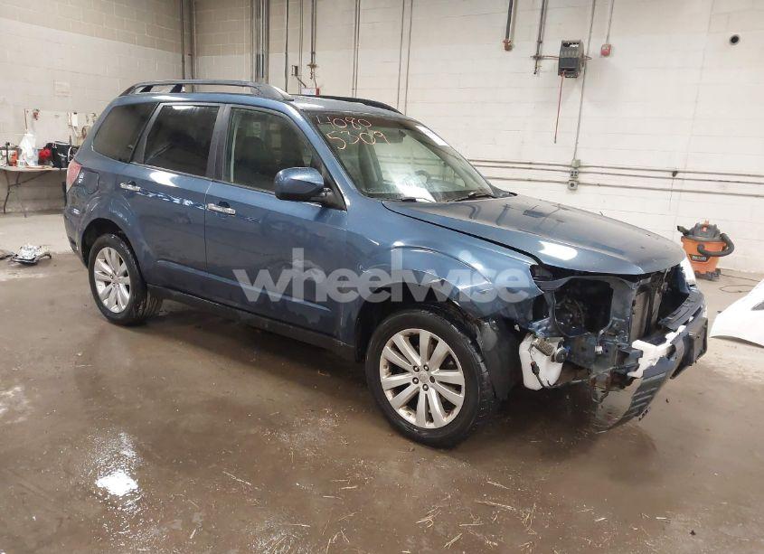 2011 Subaru Forester 2.5X LIMITED (VIN JF2SHAEC1BH732069) main photo