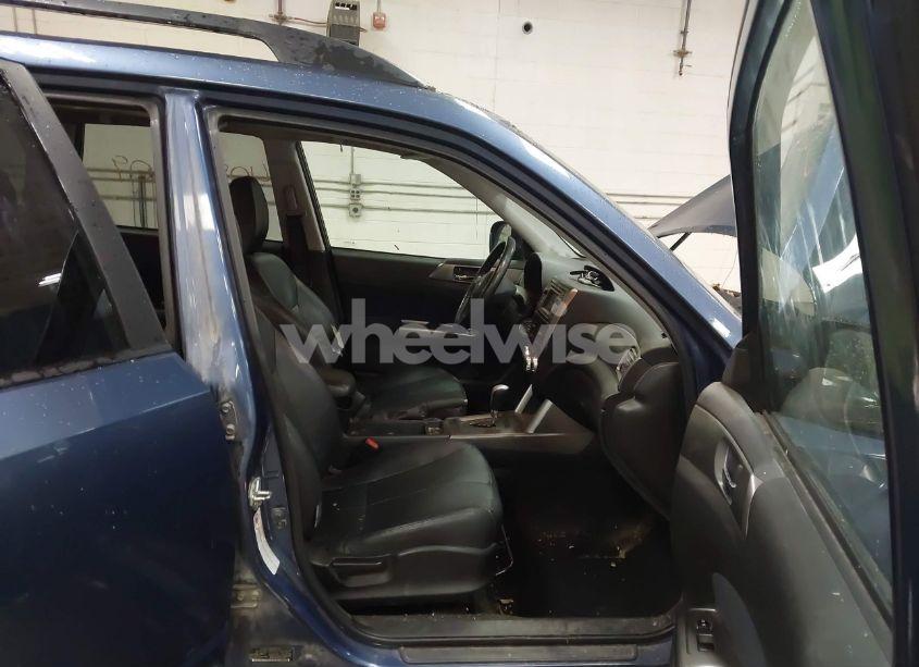 Photo 5 of 2011 Subaru Forester 2.5X LIMITED (VIN JF2SHAEC1BH732069)