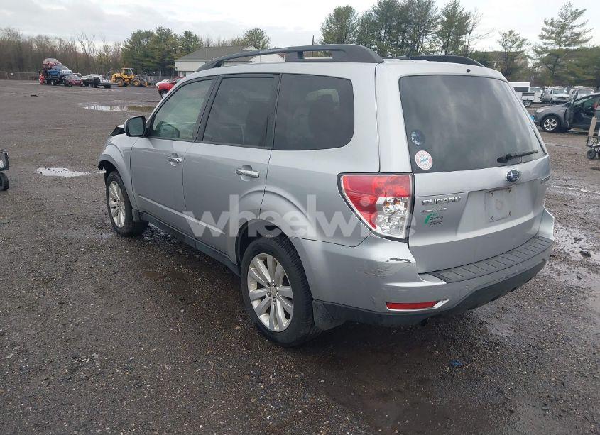 Photo 3 of 2012 Subaru Forester 2.5X LIMITED (VIN JF2SHAEC1CH458714)