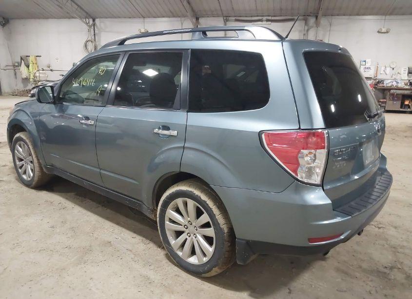 Photo 3 of 2013 Subaru Forester 2.5X LIMITED (VIN JF2SHAEC1DH429425)