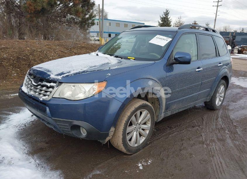 Photo 2 of 2013 Subaru Forester 2.5X LIMITED (VIN JF2SHAEC1DH430686)