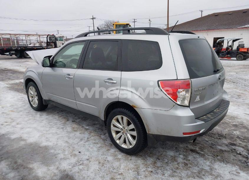 Photo 3 of 2012 Subaru Forester 2.5X LIMITED (VIN JF2SHAEC2CH426984)