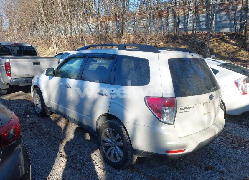 Photo 3 of 2013 Subaru Forester 2.5X LIMITED (VIN JF2SHAEC2DH440885)