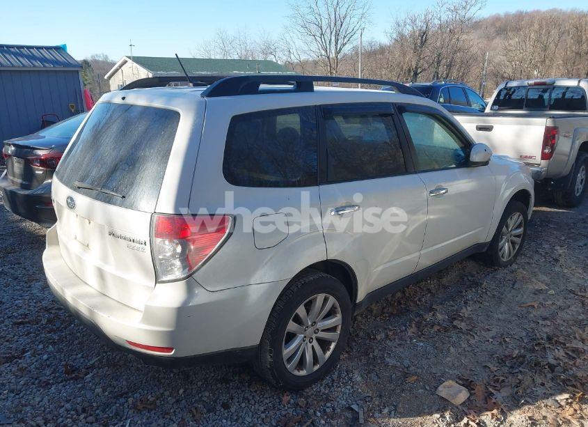 Photo 4 of 2013 Subaru Forester 2.5X LIMITED (VIN JF2SHAEC2DH440885)