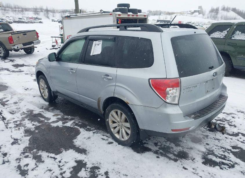 Photo 3 of 2013 Subaru Forester 2.5X LIMITED (VIN JF2SHAEC5DH441934)