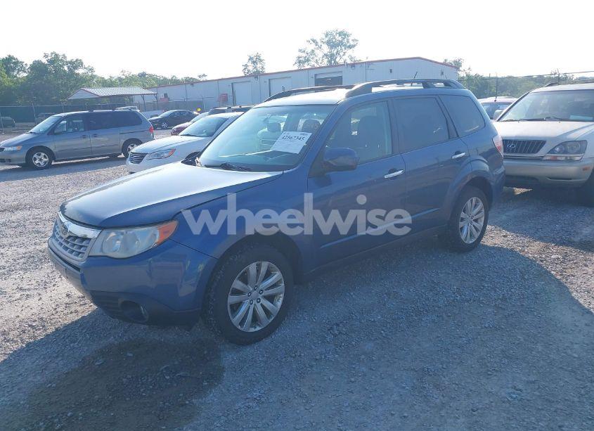 Photo 2 of 2012 Subaru Forester 2.5X LIMITED (VIN JF2SHAEC6CH470115)