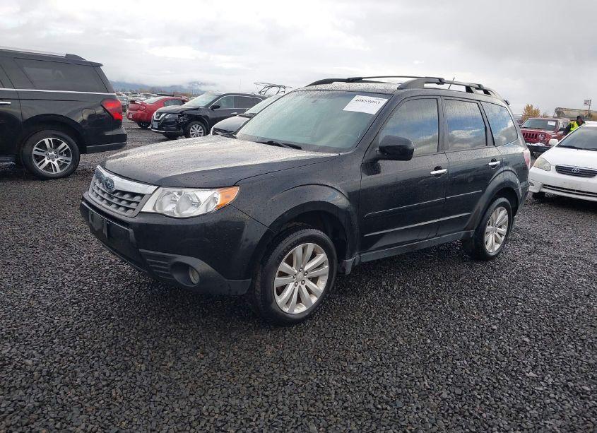 Photo 2 of 2013 Subaru Forester 2.5X LIMITED (VIN JF2SHAEC6DH404603)