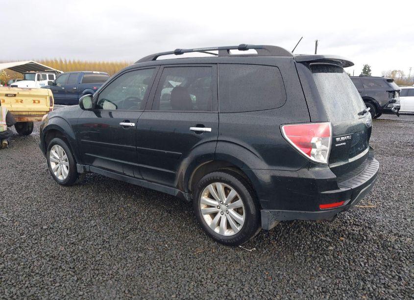 Photo 3 of 2013 Subaru Forester 2.5X LIMITED (VIN JF2SHAEC6DH404603)