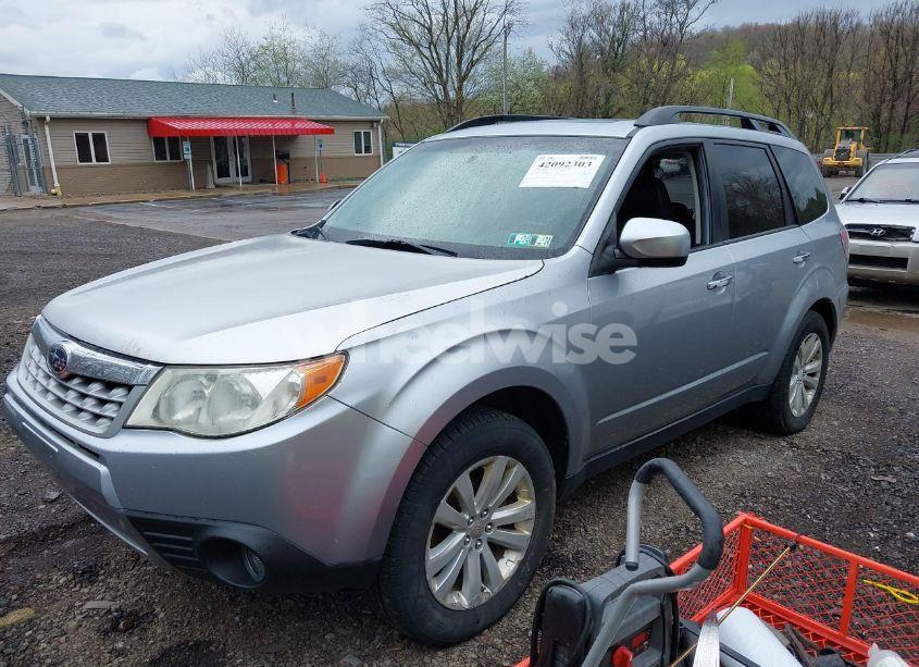 Photo 2 of 2012 Subaru Forester 2.5X LIMITED (VIN JF2SHAEC7CH419609)