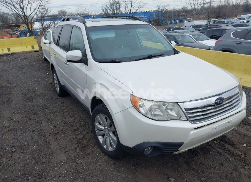 2011 Subaru Forester 2.5X LIMITED (VIN JF2SHAEC8BH733770) main photo