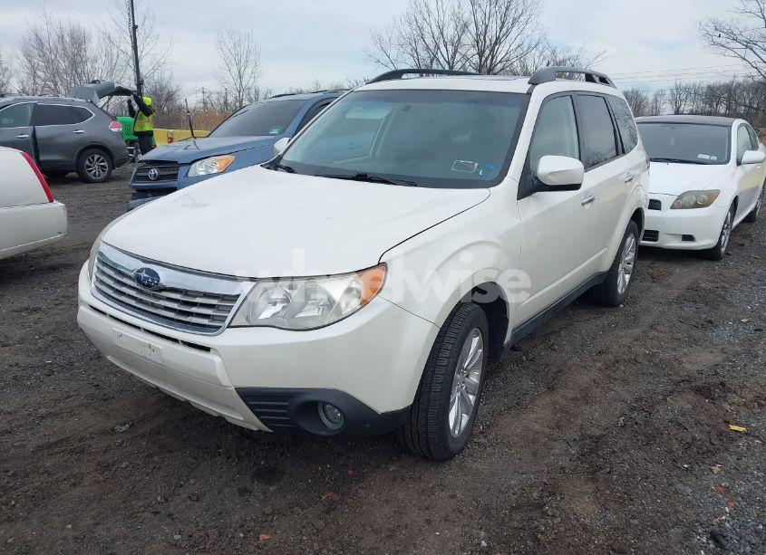 Photo 2 of 2011 Subaru Forester 2.5X LIMITED (VIN JF2SHAEC8BH733770)
