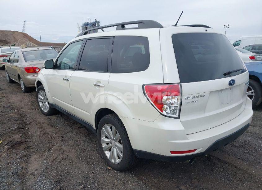 Photo 3 of 2011 Subaru Forester 2.5X LIMITED (VIN JF2SHAEC8BH733770)